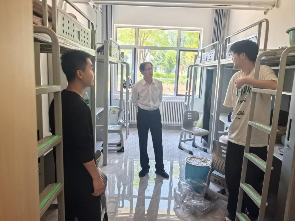 Dormitory Inspection at Baotou Medical College