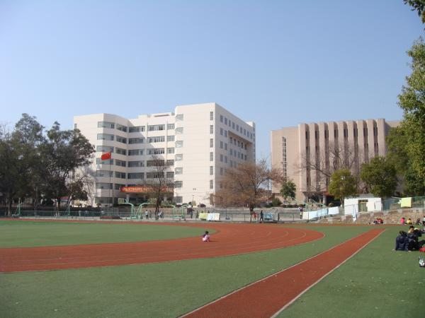 Gannan Medical University Campus Athletic Field