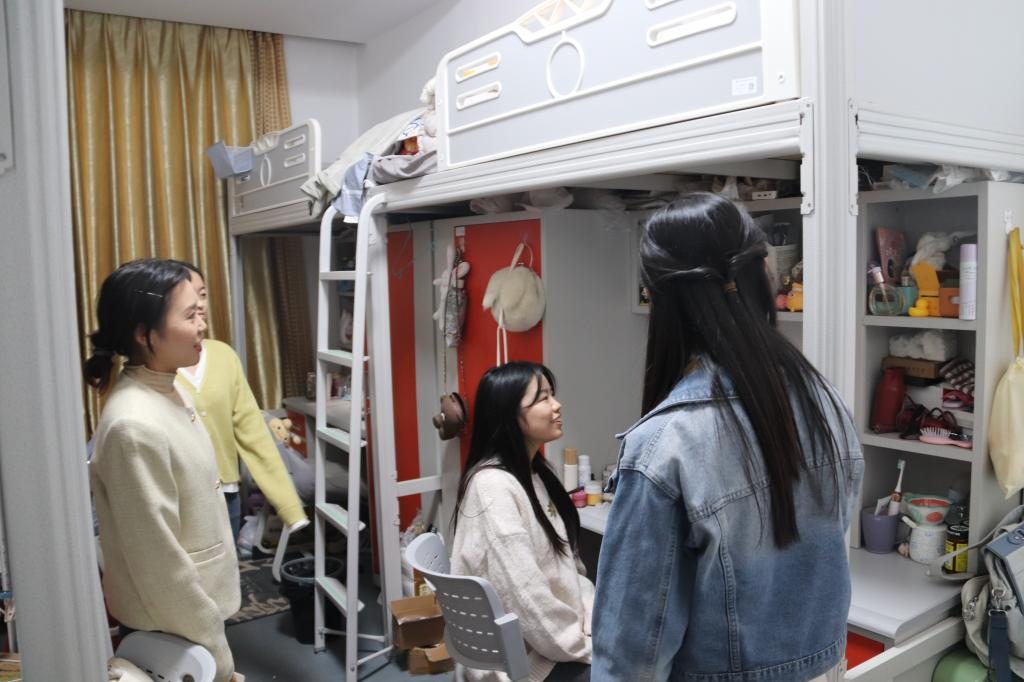 Dormitory Safety Discussion at Hunan University of Chinese Medicine