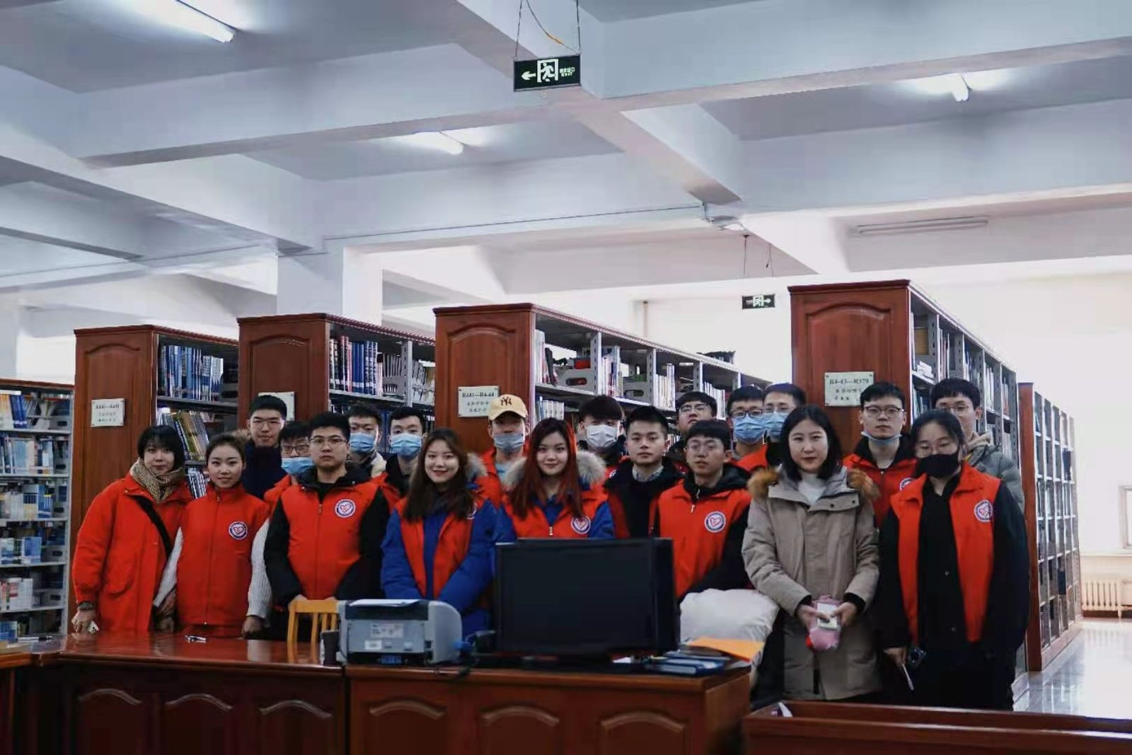 Graduate School Library Group Photo at Jinzhou Medical University