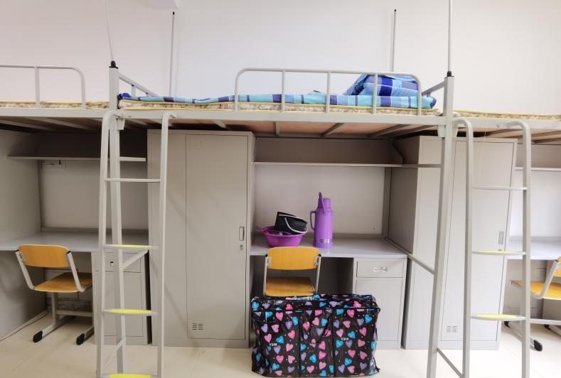 Dormitory Welcome Setup at Shenyang Medical College